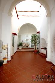 Vendita case e ville indipendenti san cesario di lecce, zona centrale, proponiamo in vendita casa indipendente ad angolo, con giardino di ampia superficie, composta da doppio ingresso, salone, cucina abitabile con angolo cottura, disimpegno, tre camere da letto e un bagno. Casa Indipendente In Vendita San Cesario Di Lecce Vendita Casa Indipendente San Cesario Di Lecce Abitazione D Epoca San Cesario Di Lecce Le San Cesario Di Lecce 9 Locali