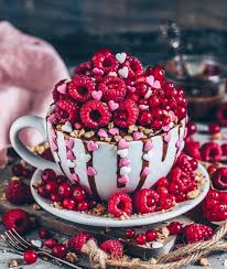 Yes Or No Hot Chocolate And Lof Of Berries By Biancazapatka Its So Beautiful Strawberries Chocola Delicious Desserts Chocolate Recipes Easy Cute Desserts