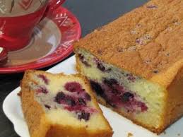 Cake Leger Aux Fruits Rouges Recette Ptitchef Recette En 2020 Recette Dessert Cake Leger Gateaux Et Desserts