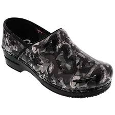 Sanita Womens Professional Smartstep Non Slip Raven Patent Leather Clogs