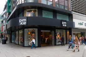 Je partage avec vous sur mon blog « pimkie shop »mes coups de coeur mode et beauté, vous trouverez aussi de la déco, des bons plans, voyages et food ! Pimkie Zeilffm De