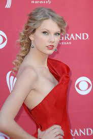 Pin by uLYgRaPHiCs on Taylor Swift | Taylor swift hot, Taylor swift album,  Photos of taylor swift