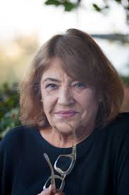 Marcela Serrano: “Hay una desconexión profunda en el feminismo de hoy, de  un elitismo enorme; hablan entre ellas”