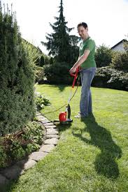 Tipps Fur Eine Pflegeleichte Rasenkante Rasenkanten Diy Gartenprojekte Rasenkanten Ideen