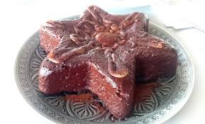 Um den kuchen zu backen braucht man nur gemahlene nüsse oder mandeln, eine menge schokolade, eier und backpulver. Schoko Nuss Kuchen Ohne Mehl