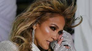 Jennifer lopez в марте 2021 года стали появлятся слухи о том, что влюбленные расторгли помолвку. 2021 Jennifer Lopez With Tears In Her Eyes Into The Year 2021