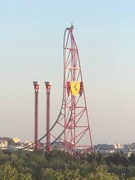 En este impresionante espacio dentro del espectacular edificio ferrari experience, harás un viaje interactivo donde podrás descubrir los detalles de la historia de la mítica escudería italiana. Port Aventura Ferrari Land Water Slides Roller Coaster Aventura
