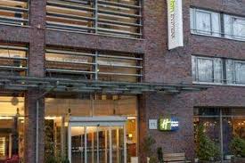 Wireless internet is available in the entire hotel for free. Hotel In Essen Holiday Inn Express Essen City Centre Ticati Com