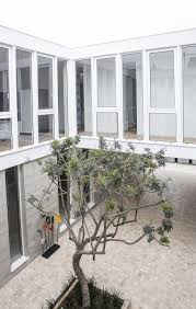 Atriumhaus In Peru Moderne Architektur Im Mediterranen Wohnstil Atriumhaus Atrium Architektur