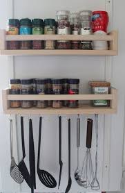 10 Ideen Fur Kreative Kuchenorganisationen Mit Ikea Artikeln Designing Designers Designershoes De Kuchenutensilien Organisieren Kuchenregal Kuchendekoration