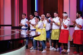 Gina pistol revine din sezonul 10 în postul de prezentatoare, în sezonul 9 fiind înlocuită de irina fodor, pentru a putea avea grijă de bebelușul ei. Semifinala Chefi La CuÅ£ite DifuzatÄƒ Luni De News Ro