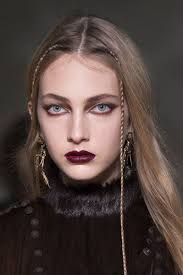 Valentino At Paris Fashion Week Fall 2017 Details Runway Photos Fashion Show Makeup High Fashion Makeup Fashion Makeup