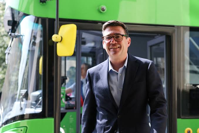Andy Burnham says £2 bus fare cap 'will put money in people's pockets' |  ITV News