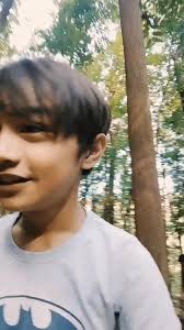 When your dog's idea of 'personal space' is... what's that? 😂 #spyk  #belgianmalinios #dog #bumpandchill #doglogic Dwight Asuncion