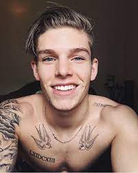 Mi Sono Innamorata Del Prof The Sound Of A Beating Heart Tattoos For Guys Boy Tattoos Tattoos