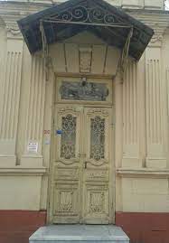 kars ta bir kapi kapilar