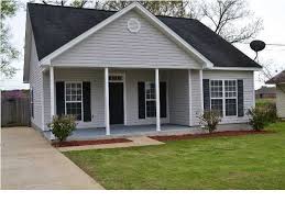 1017 Austin St Wetumpka Al 36092 Home For Sale And Real Estate Listing Realtor Com Wetumpka Small House Building A House