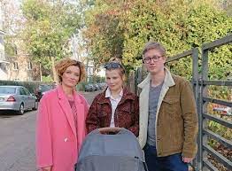 Maybe you would like to learn more about one of these? Gdy Mamy Nie Ma W Domu Tak Jan Krolikowski Zajmuje Sie Dzieckiem Zycie