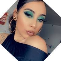 Kimberly Cintron's Instagram, Twitter & Facebook