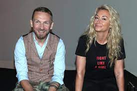 Martyna wojciechowska i jej partner przemek kossakowski od dawna już nie kryją się ze swoim martyna wojciechowska wzięła ślub? Martyna Wojciechowska I Przemek Kossakowski Wezma Slub W Mediach Huczy Eska Pl