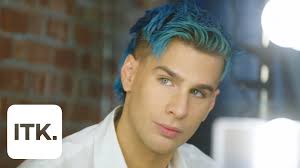 There seems to be a lot of speculation (understandably) about brad not actually being licensed and maybe never officially working in a salon. Meet Brad Mondo The Celebrity Hairstylist Color Specialist And Trendsetter Who S Going Viral On Tiktok