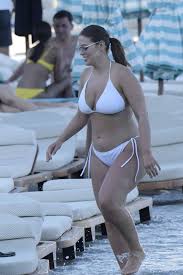 But look, that's not what i want to draw you attention to. Drustvo Accor Feudalan Ashley Graham White Bikini Druyogawithsuecheese Com