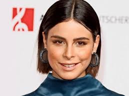She grabbed the attention of music lovers all over europe when she won the 'eurovision song contest,' in. Lena Meyer Landrut Erregt Mit Hochkant Video Aufsehen