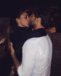 Belén rodríguez stefano de martino. Belen Rodriguez Kiss Stefano De Martino 1 Belen Rodriguez Boy Photography Poses Cute Couples Goals