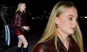 Sophie Turner surfaces in NYC as she grabs dinner with Taylor Swift and  Blake Lively... after unleashing BOMBSHELL letter amid Joe Jonas custody  battle