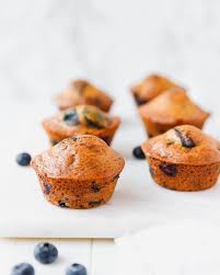 I tried pairing the flavors with cinnamon, but really enjoyed the vanilla and bb combo the. Blueberry Muffins With Frozen Blueberries And Sour Cream