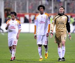 Gio dos santos was welcomed to new club galatasaray like a hero, as seems to be the way in turkish football. Parcala Aslanim Auf Twitter Birzamanlar Giovanni Dos Santos Jo Ve Leo Franco Galatasaray Formasiyla