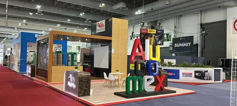 10 Inspiring trade show booths ideas | Lluvia Display