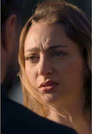 Juliana Howell's Instagram, Twitter & Facebook