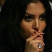 Nicole Castle (@_nikkicastle)