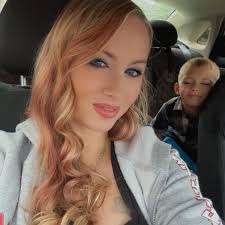 What are the ID requirements for minors to enter Fort Moore Army Basic  Training?