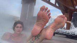 TheFantasyChest hot warm feet in sauna