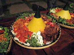 Cara menghitung selamatan orang meninggal tidak bisa dilakukan dengan sembarangan melainkan menggunakan hitungan jawa. Tumpeng Wikipedia Bahasa Indonesia Ensiklopedia Bebas