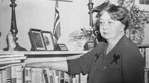 5 out of 5 stars (169) $ 40.00 free shipping only 1 available and it's in 1 person's cart. Sigrid Undset Var Hun Halvt Tronder Innherred