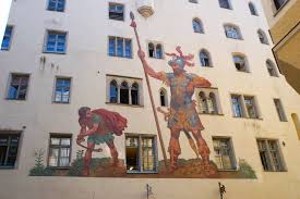 Finde 107 angebote für wohnung mieten regensburg altstadt zu bestpreisen, die günstigsten immobilien zu miete ab € 295. Regensburger Altstadt Window Shopping Und Essen
