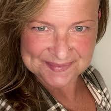 Starla Hart's Instagram, Twitter & Facebook