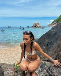 Cait Knight Nude and Sexy Collection - Fappenist