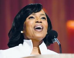 Wanda Draper's Instagram, Twitter & Facebook