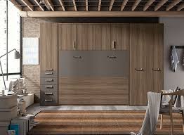 Las camas abatibles de matrimonio son uno de estos muebles prácticos y modernos con muchas ventajas y que podremos utilizar no sólo cuando nos falta el espacio, también en habitaciones de invitados, casas de verano… y en cualquier lugar donde queramos incorporar una cama de. Cama De Matrimonio Abatible Horizontal De 150 Con Armario Integrado