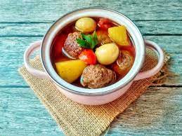 #resepsimple #semurdaginggiling #autongiler masakan semur bola daging ini adalah hidangan yang nikmat dan begitu lezat. Resep Praktis Semur Daging Cincang Womantalk
