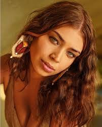 Angie Fleming's Instagram, Twitter & Facebook