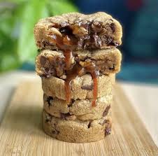 Marmiton On Instagram Cookies Caramel Fleur De Sel Par Juchamalo Miam In 2020 Krispie Treats Desserts Rice Krispie Treat