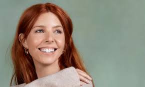 The star has now unveiled an incredible hair look. Stacey Dooley I Don T Have To Justify Myself Any More Daily Mail Online