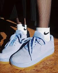 Pin By Girlsonmyfeet Com On Chaussures Nike Socks Outfit Nike Sneakers Women Nike Socks
