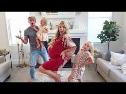 The Labrant Family Official Baby Mama Dance With Baby Z Youtube Mommy Daughter Outfits Instagram Family Cole And Savannah