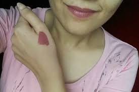 They claim that these matte finish liquid lipsticks glides on in one smooth application, with no need for a second coat. Incolor Matte Me Lip Cream 401 And 415 Review And Swatches Lip Cream Matte Lip Cream Matte Lipstick Brands